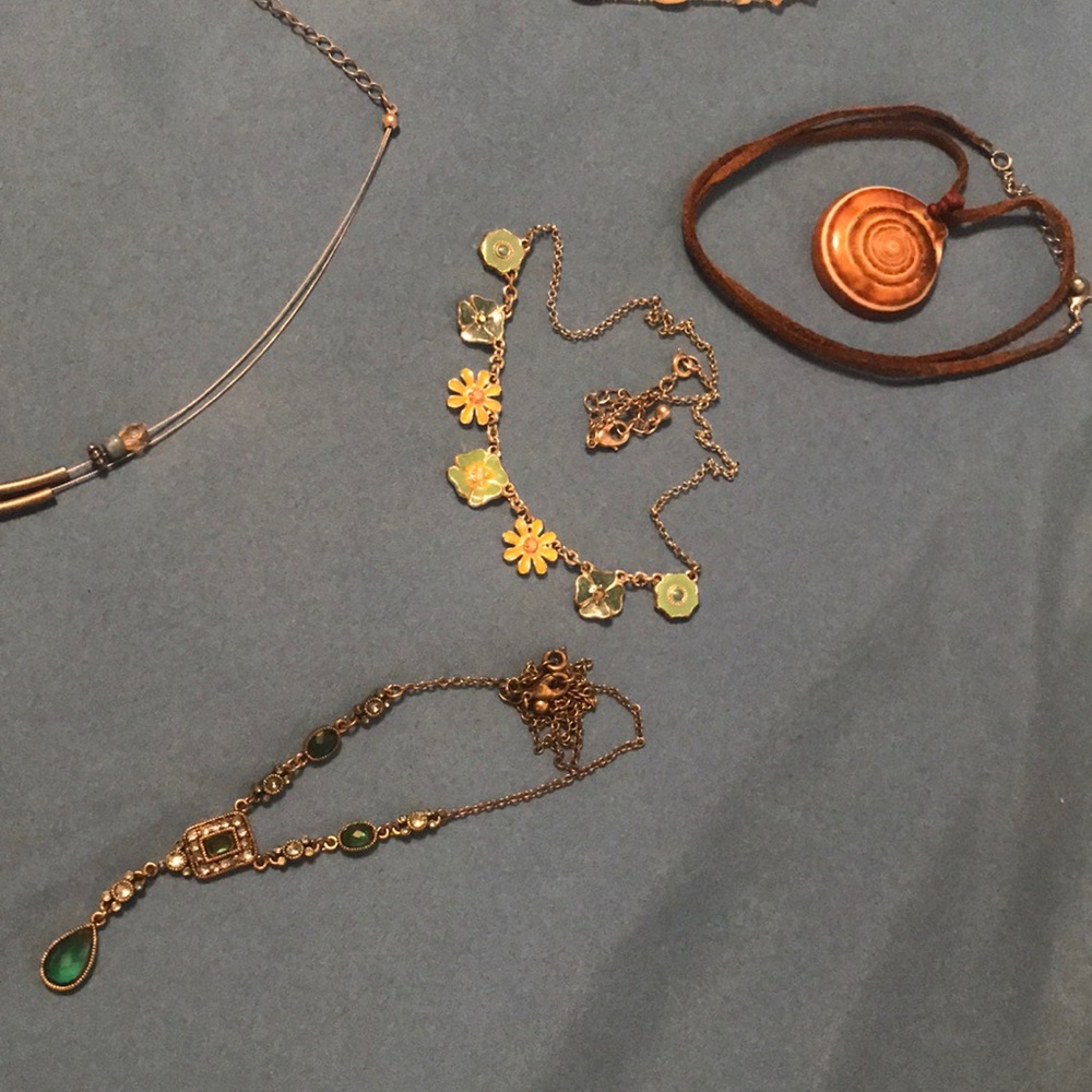 Necklaces - Picture 7 of 8